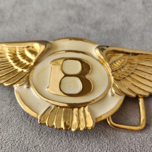Vintage Bentley belt buckle men's golden tone cream enamel statement luxury car - Picture 6 of 8